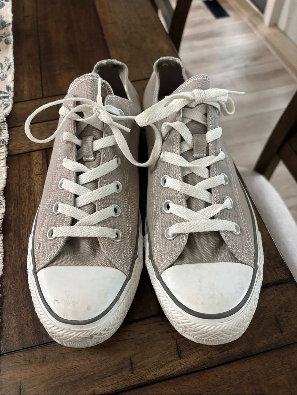 Converse Low Top Sneakers in Taupe and White